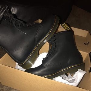 Black Greasy Dr.Martens